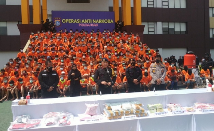 Bravo Polda Riau! 463 Tersangka, 42 Kg Sabu dan 50.236 Butir Pil Ekstasi Diamankan